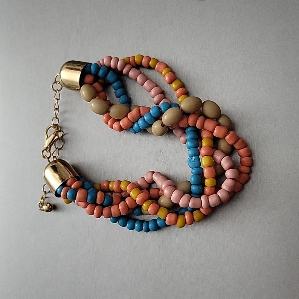 Beaded multicolor multilayered bracelet